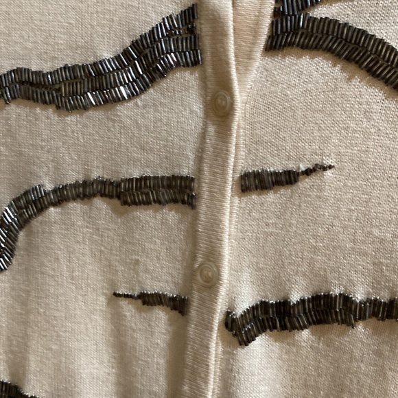 Moda international cardigan with beaded patten 95% silk and 5% cashmere. Small - Picture 4 of 9